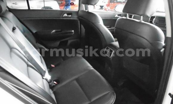 Acheter Occasion Voiture Kia Sportage Blanc à Beitbridge, Matabeleland South Acheter Occasion Voiture Kia Sportage Blanc à Beitbridge, Matabeleland South