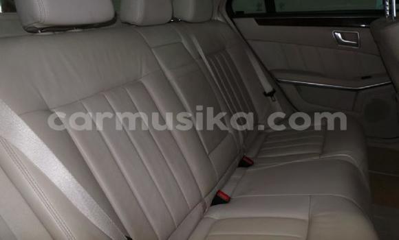 Tenga Tsaru Mercedes‒Benz E-klasse AMG Tsvuku Mota in Beitbridge in Matabeleland South Tenga Tsaru Mercedes‒Benz E-klasse AMG Tsvuku Mota in Beitbridge in Matabeleland South