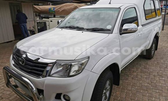 Buy Used Toyota Hilux White Car in Beitbridge in Matabeleland South Buy Used Toyota Hilux White Car in Beitbridge in Matabeleland South