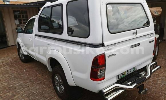 Buy Used Toyota Hilux White Car in Beitbridge in Matabeleland South Buy Used Toyota Hilux White Car in Beitbridge in Matabeleland South