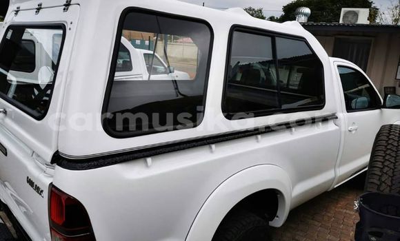 Buy Used Toyota Hilux White Car in Beitbridge in Matabeleland South Buy Used Toyota Hilux White Car in Beitbridge in Matabeleland South