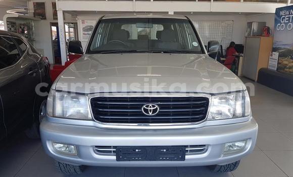 Buy Used Toyota Land Cruiser Silver Car in Beitbridge in Matabeleland South Buy Used Toyota Land Cruiser Silver Car in Beitbridge in Matabeleland South