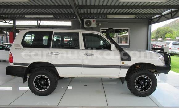 Buy Used Toyota Land Cruiser White Car in Beitbridge in Matabeleland South Buy Used Toyota Land Cruiser White Car in Beitbridge in Matabeleland South