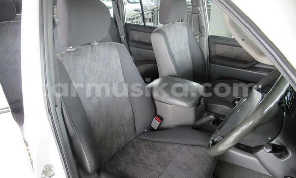 Buy Used Toyota Land Cruiser White Car in Beitbridge in Matabeleland South Buy Used Toyota Land Cruiser White Car in Beitbridge in Matabeleland South