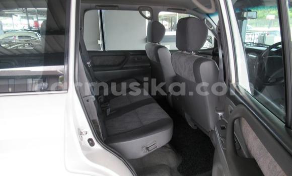 Buy Used Toyota Land Cruiser White Car in Beitbridge in Matabeleland South Buy Used Toyota Land Cruiser White Car in Beitbridge in Matabeleland South