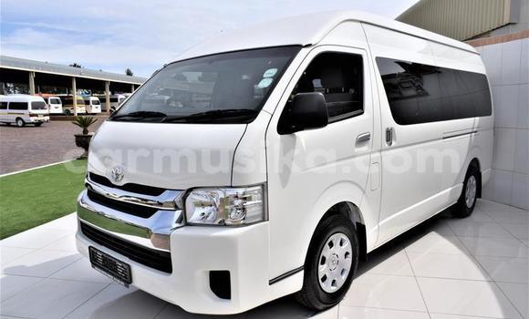 Buy Used Toyota 2000GT White Car in Beitbridge in Matabeleland South Buy Used Toyota 2000GT White Car in Beitbridge in Matabeleland South