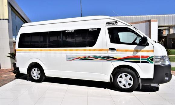 Buy Used Toyota 2000GT White Car in Beitbridge in Matabeleland South Buy Used Toyota 2000GT White Car in Beitbridge in Matabeleland South