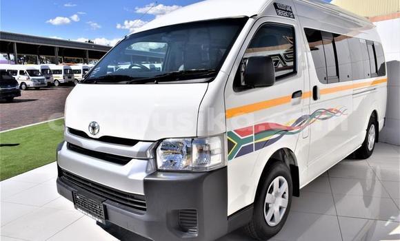 Buy Used Toyota 2000GT White Car in Beitbridge in Matabeleland South Buy Used Toyota 2000GT White Car in Beitbridge in Matabeleland South