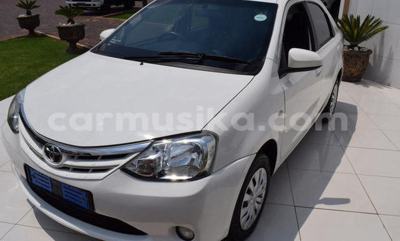 Acheter Occasion Voiture Toyota Etios Blanc à Beitbridge, Matabeleland South Acheter Occasion Voiture Toyota Etios Blanc à Beitbridge, Matabeleland South