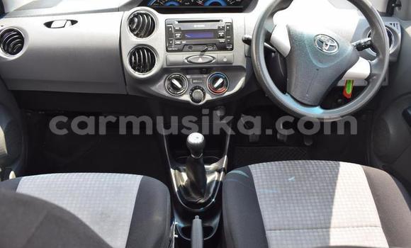 Acheter Occasion Voiture Toyota Etios Blanc à Beitbridge, Matabeleland South Acheter Occasion Voiture Toyota Etios Blanc à Beitbridge, Matabeleland South