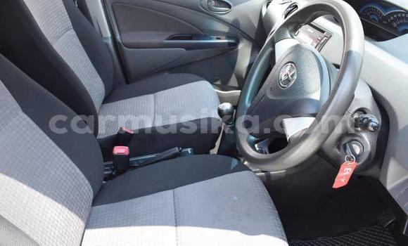 Acheter Occasion Voiture Toyota Etios Blanc à Beitbridge, Matabeleland South Acheter Occasion Voiture Toyota Etios Blanc à Beitbridge, Matabeleland South