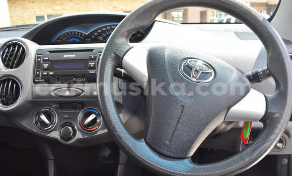 Acheter Occasion Voiture Toyota Etios Blanc à Beitbridge, Matabeleland South Acheter Occasion Voiture Toyota Etios Blanc à Beitbridge, Matabeleland South