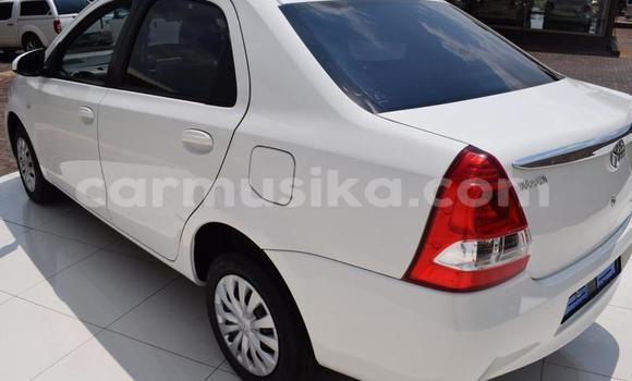 Acheter Occasion Voiture Toyota Etios Blanc à Beitbridge, Matabeleland South Acheter Occasion Voiture Toyota Etios Blanc à Beitbridge, Matabeleland South