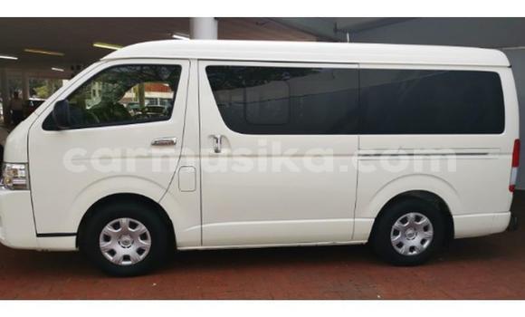 Buy Used Toyota 2000GT White Car in Beitbridge in Matabeleland South Buy Used Toyota 2000GT White Car in Beitbridge in Matabeleland South