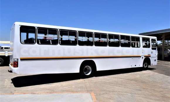 Buy Used Hino 300 Series White Truck in Beitbridge in Matabeleland South Buy Used Hino 300 Series White Truck in Beitbridge in Matabeleland South