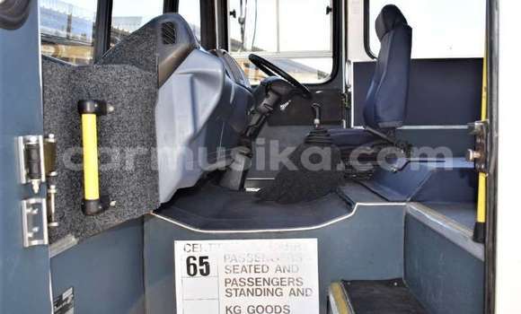 Buy Used Hino 300 Series White Truck in Beitbridge in Matabeleland South Buy Used Hino 300 Series White Truck in Beitbridge in Matabeleland South