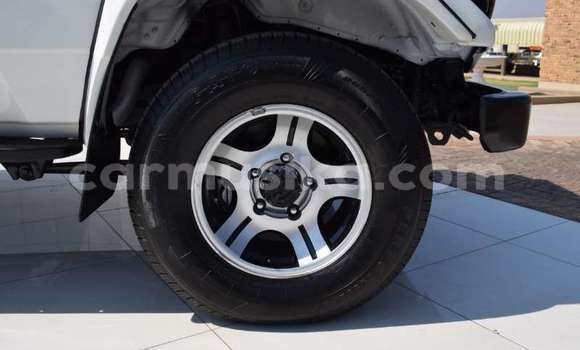 Acheter Occasion Voiture Toyota Land Cruiser Blanc à Beitbridge, Matabeleland South Acheter Occasion Voiture Toyota Land Cruiser Blanc à Beitbridge, Matabeleland South