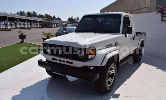 Acheter Occasion Voiture Toyota Land Cruiser Blanc à Beitbridge, Matabeleland South Acheter Occasion Voiture Toyota Land Cruiser Blanc à Beitbridge, Matabeleland South