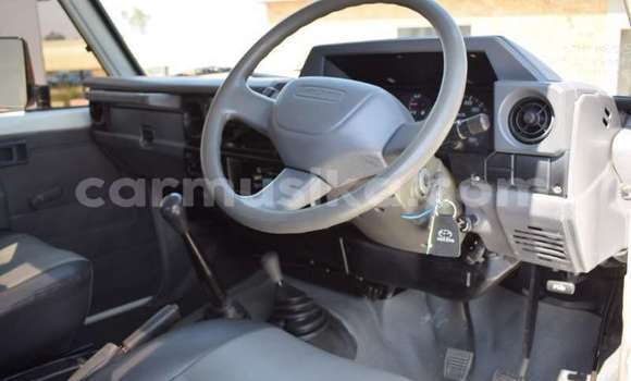 Acheter Occasion Voiture Toyota Land Cruiser Blanc à Beitbridge, Matabeleland South Acheter Occasion Voiture Toyota Land Cruiser Blanc à Beitbridge, Matabeleland South