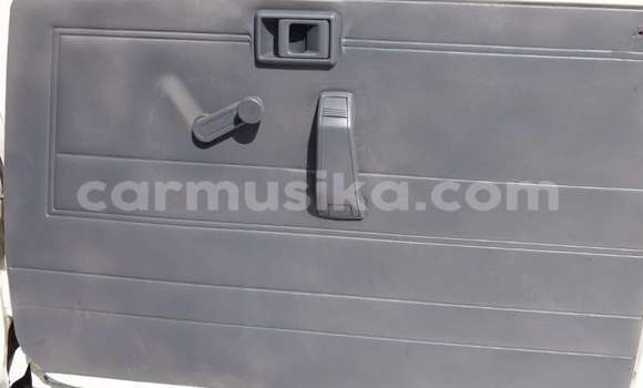 Acheter Occasion Voiture Toyota Land Cruiser Blanc à Beitbridge, Matabeleland South Acheter Occasion Voiture Toyota Land Cruiser Blanc à Beitbridge, Matabeleland South