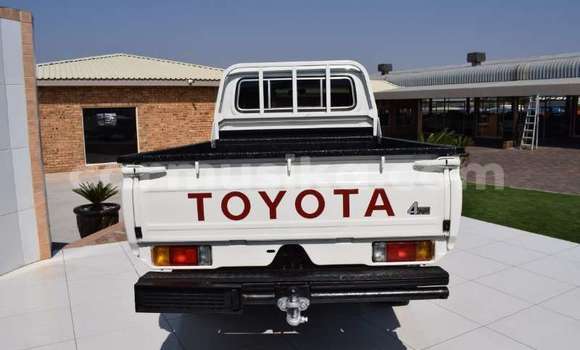 Acheter Occasion Voiture Toyota Land Cruiser Blanc à Beitbridge, Matabeleland South Acheter Occasion Voiture Toyota Land Cruiser Blanc à Beitbridge, Matabeleland South