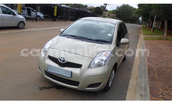Acheter Occasion Voiture Toyota Yaris Gris à Beitbridge, Matabeleland South Acheter Occasion Voiture Toyota Yaris Gris à Beitbridge, Matabeleland South