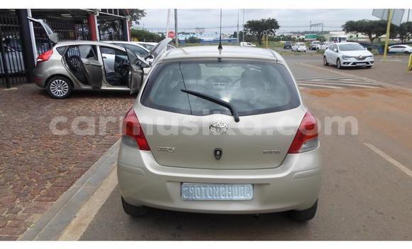 Acheter Occasion Voiture Toyota Yaris Gris à Beitbridge, Matabeleland South Acheter Occasion Voiture Toyota Yaris Gris à Beitbridge, Matabeleland South