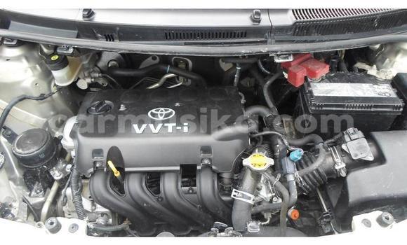 Acheter Occasion Voiture Toyota Yaris Gris à Beitbridge, Matabeleland South Acheter Occasion Voiture Toyota Yaris Gris à Beitbridge, Matabeleland South