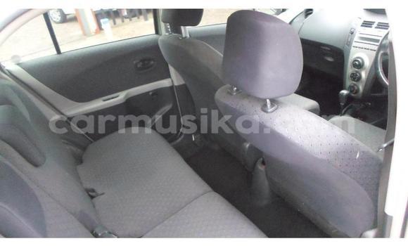 Acheter Occasion Voiture Toyota Yaris Gris à Beitbridge, Matabeleland South Acheter Occasion Voiture Toyota Yaris Gris à Beitbridge, Matabeleland South