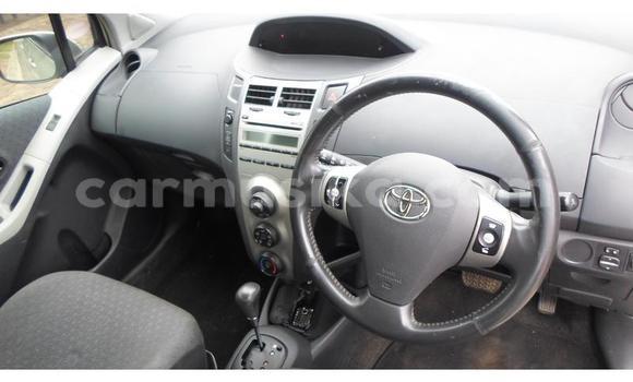 Acheter Occasion Voiture Toyota Yaris Gris à Beitbridge, Matabeleland South Acheter Occasion Voiture Toyota Yaris Gris à Beitbridge, Matabeleland South