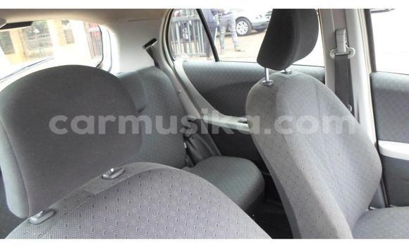 Acheter Occasion Voiture Toyota Yaris Gris à Beitbridge, Matabeleland South Acheter Occasion Voiture Toyota Yaris Gris à Beitbridge, Matabeleland South