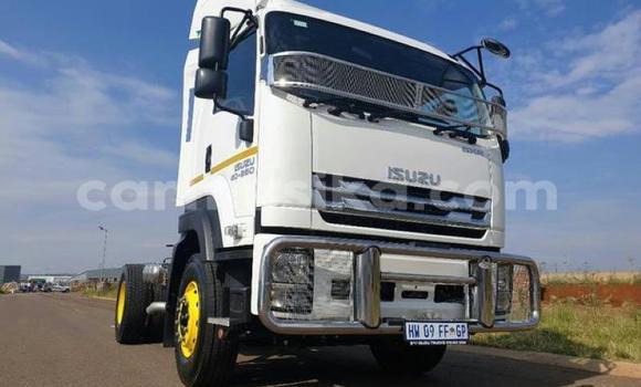 Acheter Occasion Utilitaire Isuzu FTR 850 Blanc à Beitbridge, Matabeleland South Acheter Occasion Utilitaire Isuzu FTR 850 Blanc à Beitbridge, Matabeleland South