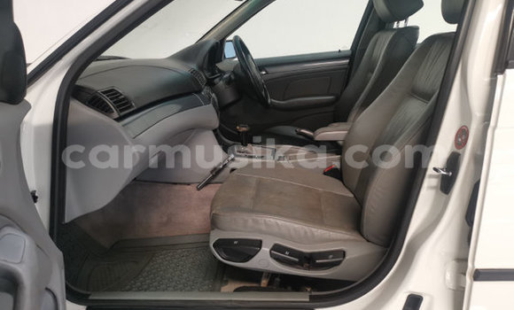 Tenga Tsaru BMW 315 Chena Mota in Beitbridge in Matabeleland South Tenga Tsaru BMW 315 Chena Mota in Beitbridge in Matabeleland South