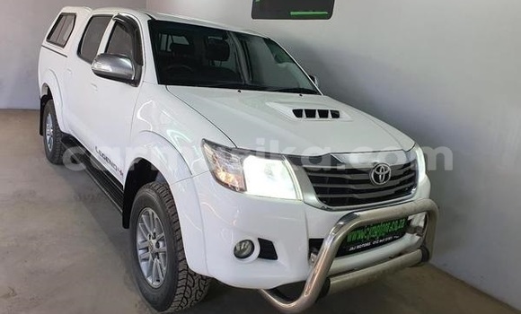 Buy Used Toyota Hilux White Car in Beitbridge in Matabeleland South Buy Used Toyota Hilux White Car in Beitbridge in Matabeleland South