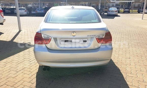 Nunua Ilio tumika BMW 326 Fedha Gari ndani ya Beitbridge nchini Matabeleland Kusini Nunua Ilio tumika BMW 326 Fedha Gari ndani ya Beitbridge nchini Matabeleland Kusini