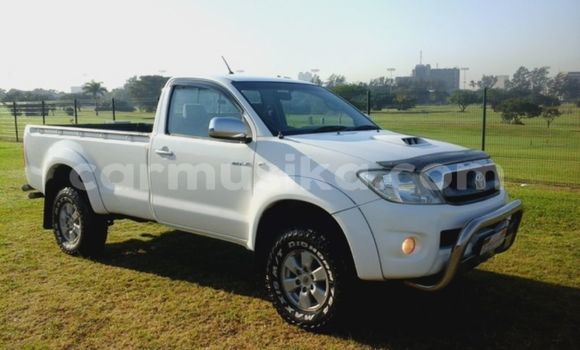 Nunua Ilio tumika Toyota Hilux Nyeupe Gari ndani ya Beitbridge nchini Matabeleland Kusini Nunua Ilio tumika Toyota Hilux Nyeupe Gari ndani ya Beitbridge nchini Matabeleland Kusini