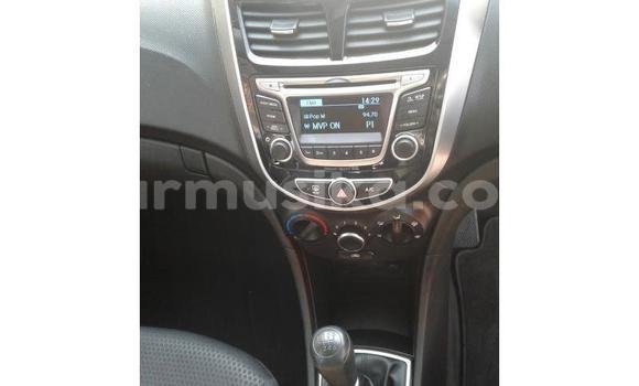 Buy Used Hyundai Accent Red Car in Beitbridge in Matabeleland South Buy Used Hyundai Accent Red Car in Beitbridge in Matabeleland South
