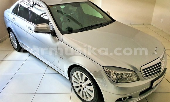 Acheter Occasion Voiture Mercedes‒Benz C–Class Gris à Beitbridge, Matabeleland South Acheter Occasion Voiture Mercedes‒Benz C–Class Gris à Beitbridge, Matabeleland South