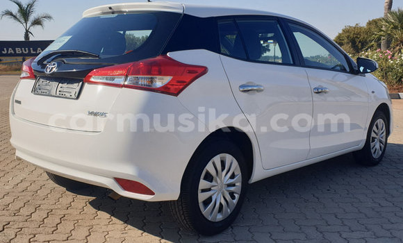 Buy Used Toyota Yaris White Car in Beitbridge in Matabeleland South Buy Used Toyota Yaris White Car in Beitbridge in Matabeleland South