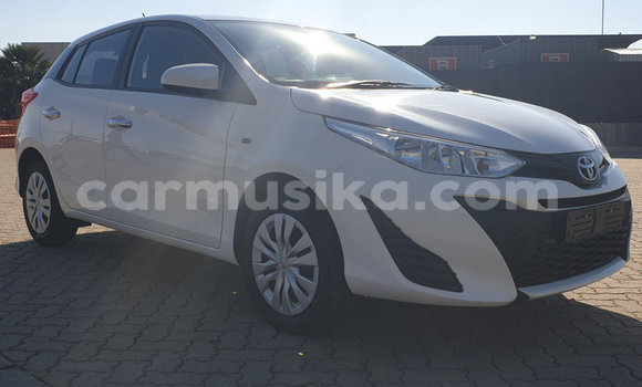 Buy Used Toyota Yaris White Car in Beitbridge in Matabeleland South Buy Used Toyota Yaris White Car in Beitbridge in Matabeleland South