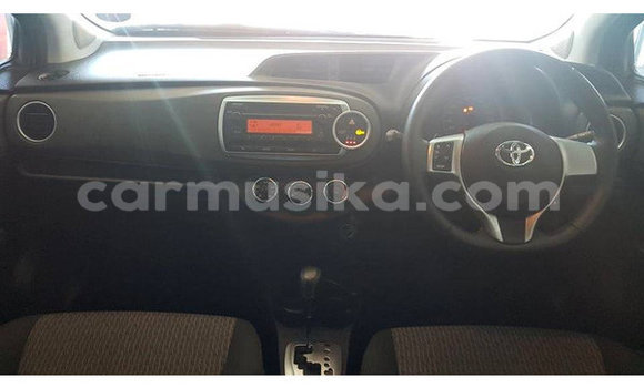 Acheter Occasion Voiture Toyota Yaris Gris à Beitbridge, Matabeleland South Acheter Occasion Voiture Toyota Yaris Gris à Beitbridge, Matabeleland South