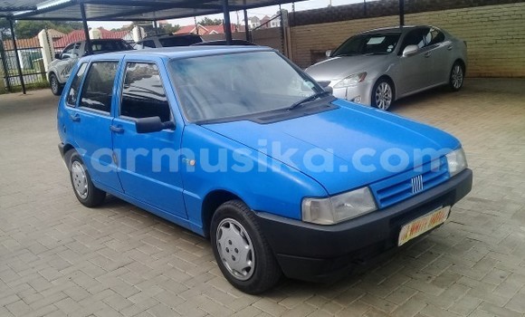 Nunua Ilio tumika Fiat Uno Bluu Gari ndani ya Beitbridge nchini Matabeleland Kusini