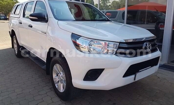 Tenga Tsaru Toyota Hilux Chena Mota in Beitbridge in Matabeleland South Tenga Tsaru Toyota Hilux Chena Mota in Beitbridge in Matabeleland South