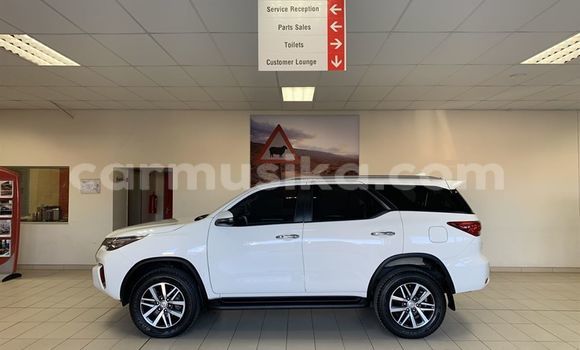 Buy Used Toyota Fortuner White Car in Beitbridge in Matabeleland South Buy Used Toyota Fortuner White Car in Beitbridge in Matabeleland South