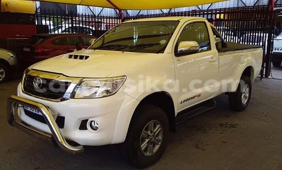 Nunua Ilio tumika Toyota Hilux Nyeupe Gari ndani ya Beitbridge nchini Matabeleland Kusini Nunua Ilio tumika Toyota Hilux Nyeupe Gari ndani ya Beitbridge nchini Matabeleland Kusini