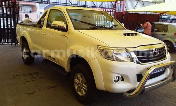 Nunua Ilio tumika Toyota Hilux Nyeupe Gari ndani ya Beitbridge nchini Matabeleland Kusini Nunua Ilio tumika Toyota Hilux Nyeupe Gari ndani ya Beitbridge nchini Matabeleland Kusini