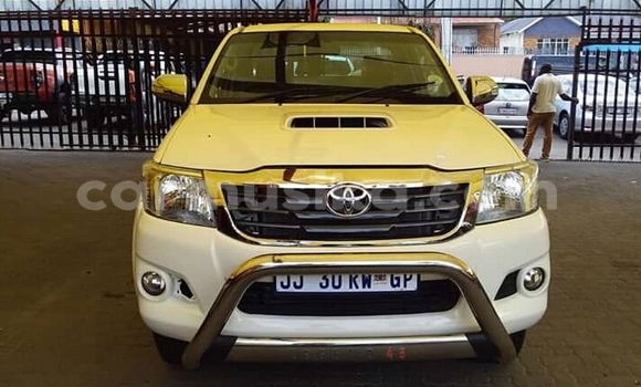 Nunua Ilio tumika Toyota Hilux Nyeupe Gari ndani ya Beitbridge nchini Matabeleland Kusini Nunua Ilio tumika Toyota Hilux Nyeupe Gari ndani ya Beitbridge nchini Matabeleland Kusini