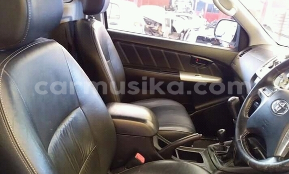 Nunua Ilio tumika Toyota Hilux Nyeupe Gari ndani ya Beitbridge nchini Matabeleland Kusini Nunua Ilio tumika Toyota Hilux Nyeupe Gari ndani ya Beitbridge nchini Matabeleland Kusini