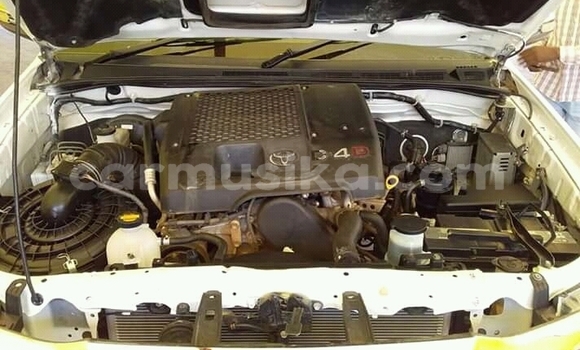 Nunua Ilio tumika Toyota Hilux Nyeupe Gari ndani ya Beitbridge nchini Matabeleland Kusini Nunua Ilio tumika Toyota Hilux Nyeupe Gari ndani ya Beitbridge nchini Matabeleland Kusini