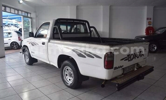 Tenga Tsaru Toyota Hilux Chena Mota in Beitbridge in Matabeleland South Tenga Tsaru Toyota Hilux Chena Mota in Beitbridge in Matabeleland South
